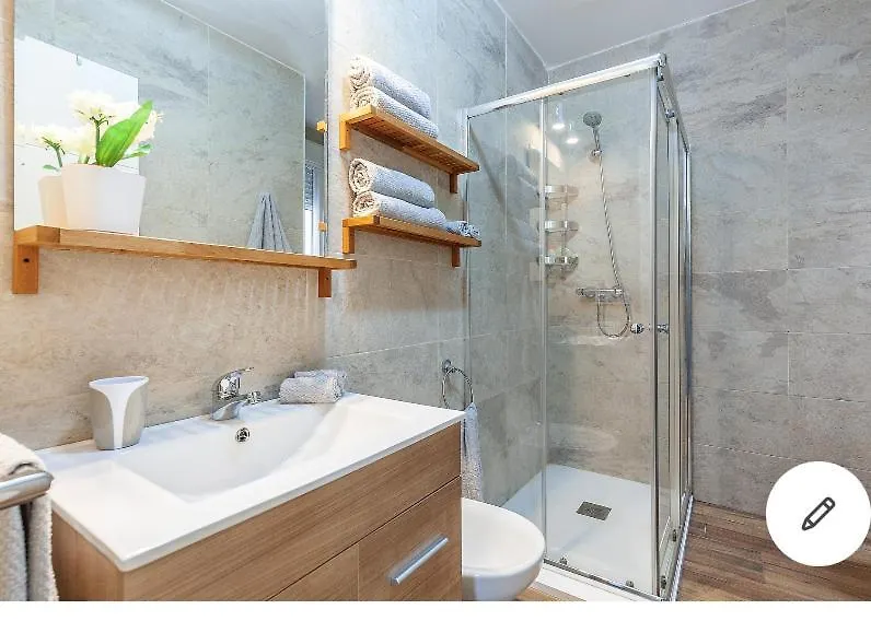 Violeta Apartment With Cozy Balcony Sevilla