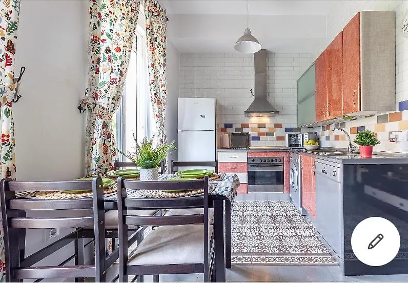Violeta Apartment With Cozy Balcony Sevilla  Seville