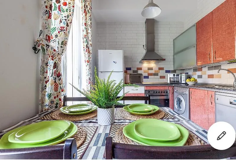 Violeta Apartment With Cozy Balcony Sevilla