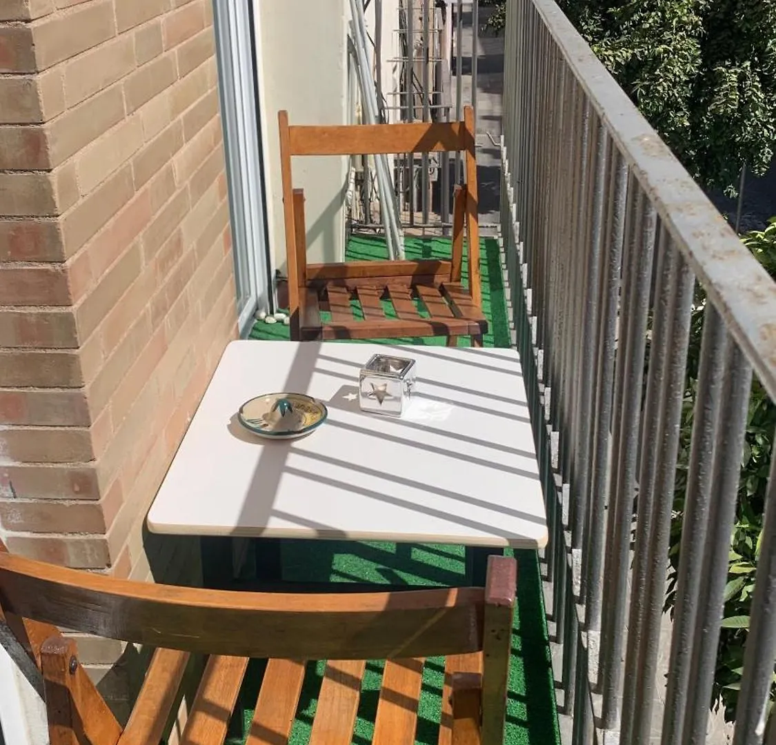Violeta Apartment With Cozy Balcony Sevilla