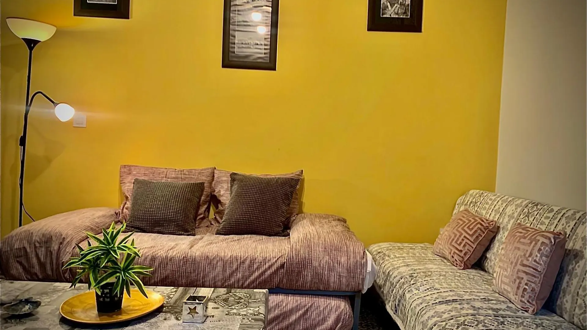 Violeta Apartment With Cozy Balcony Sevilla