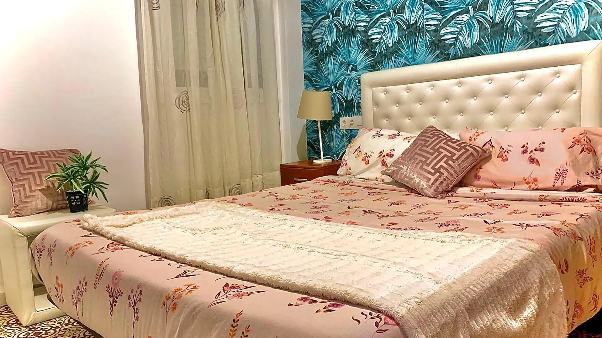 Violeta Apartment With Cozy Balcony Sevilla  Seville